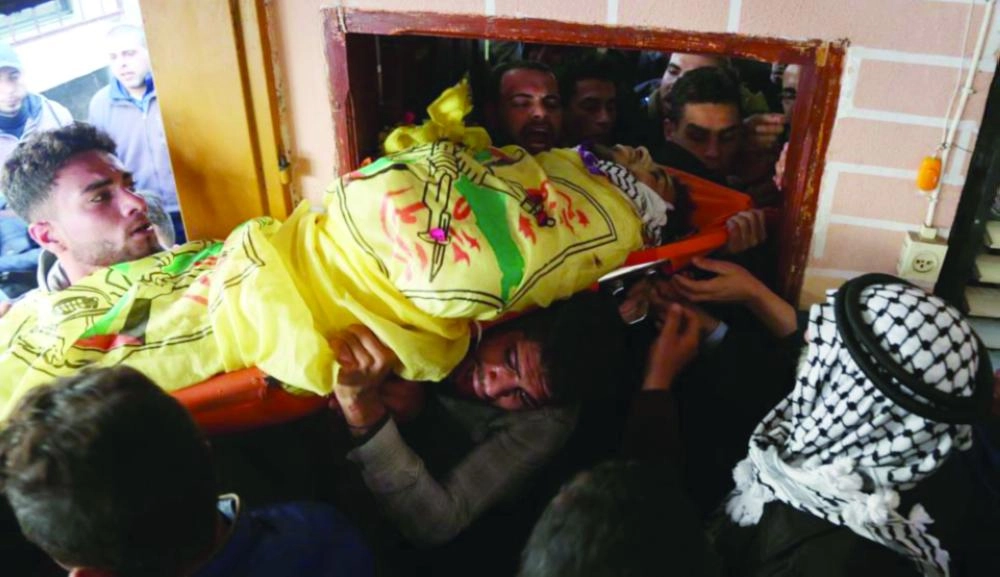 






من تشييع جنازة الشهيد جمال