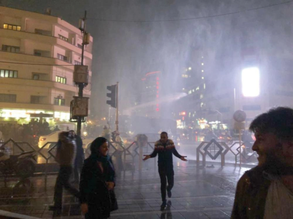 من المظاهرات الإيرانية أمس (روزنامه إيران)