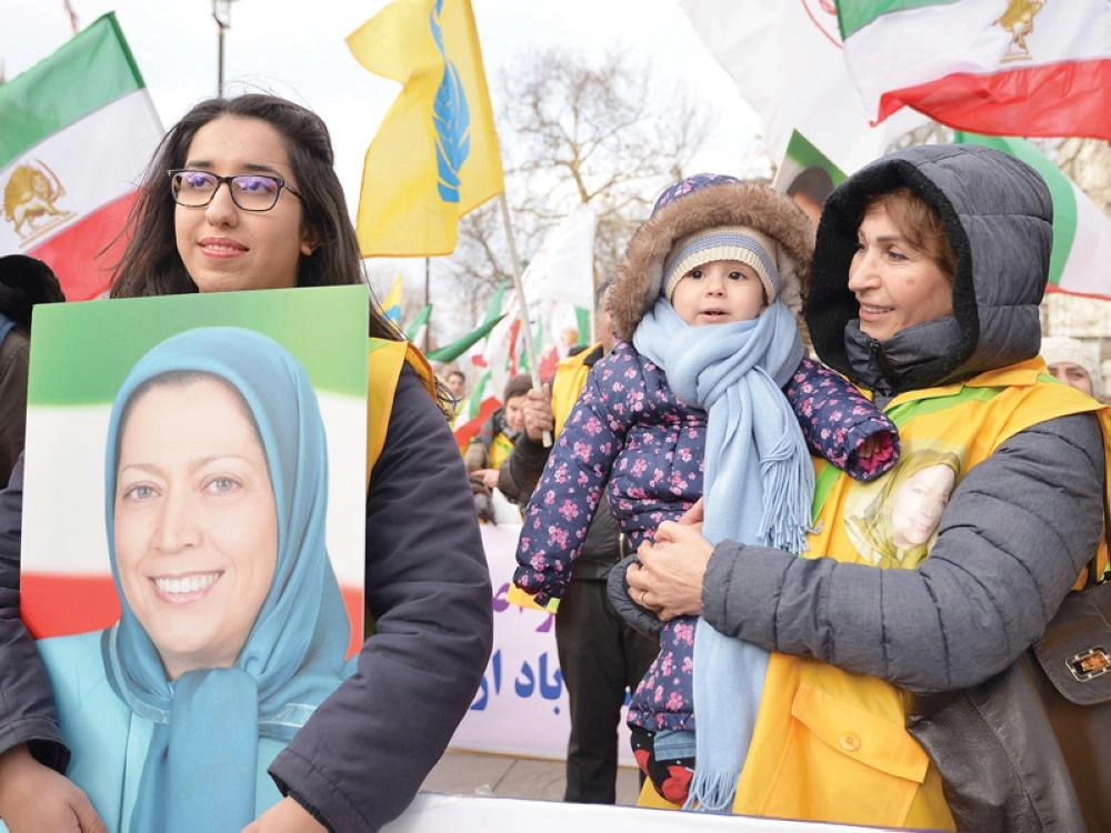 متظاهرون في لندن يؤيدون الحراك الإيراني ( د ب أ )