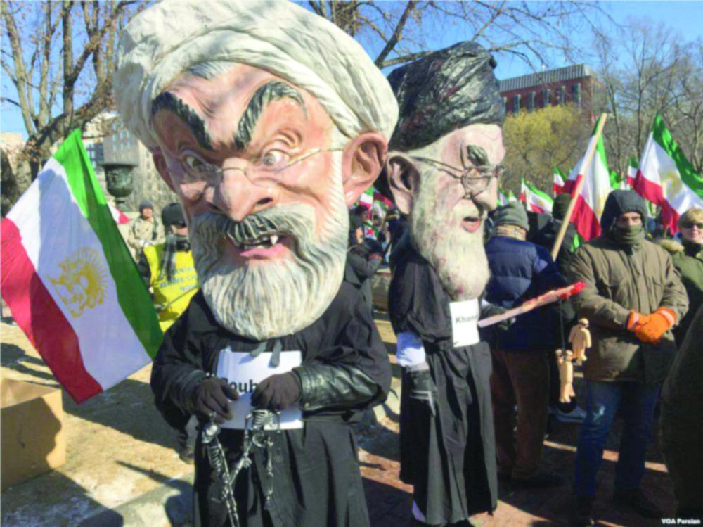 






من الاحتجاجات ضد النظام الإيراني في الخارج                                (تويتر)