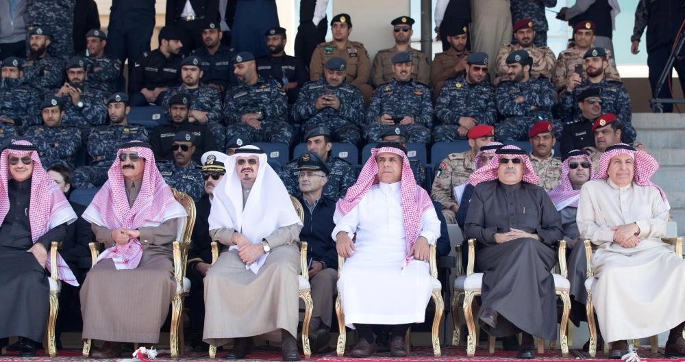 






.. ويطلع على المجسمات