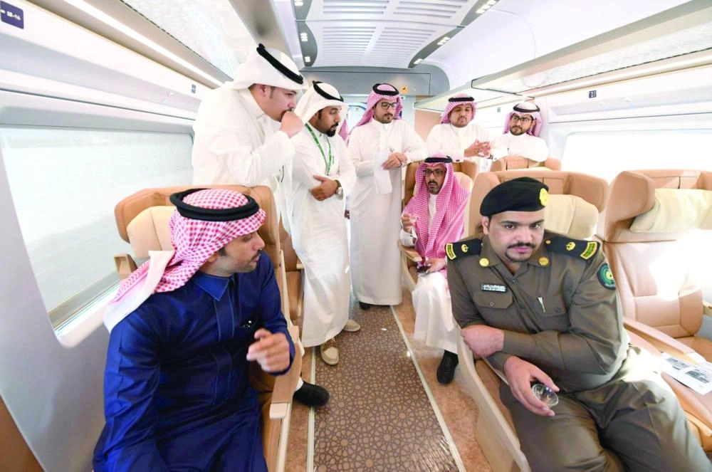 من داخل القطار (واس)