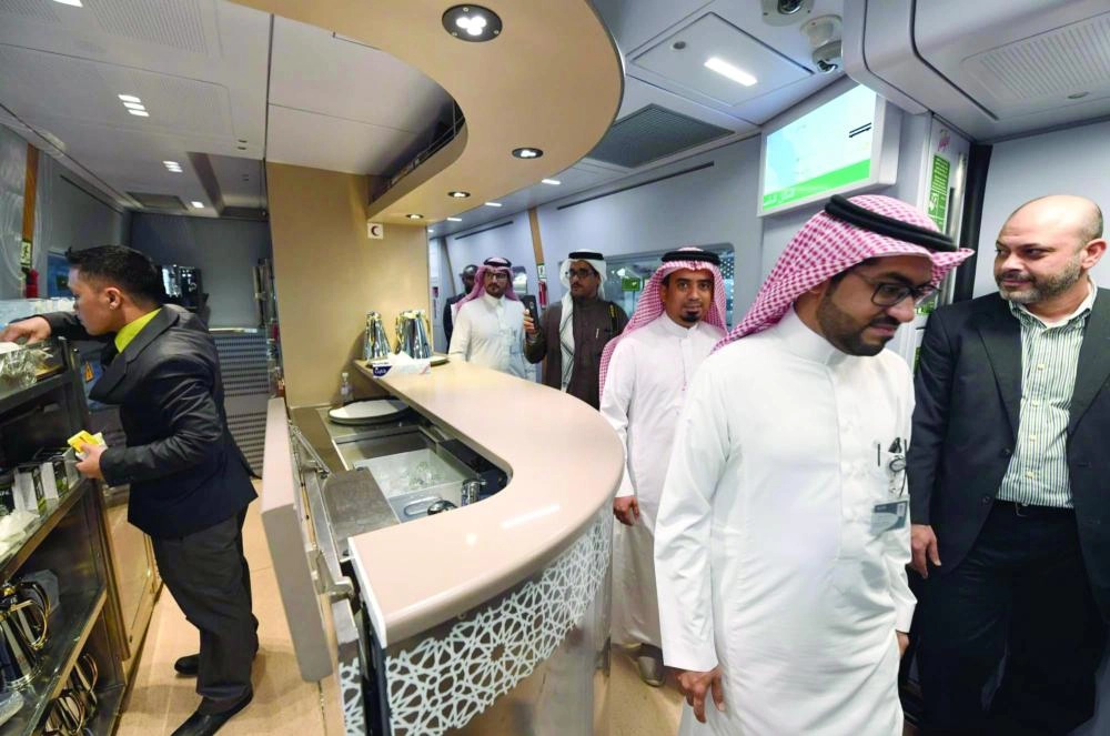 بجانب كافتريا القطار (واس)