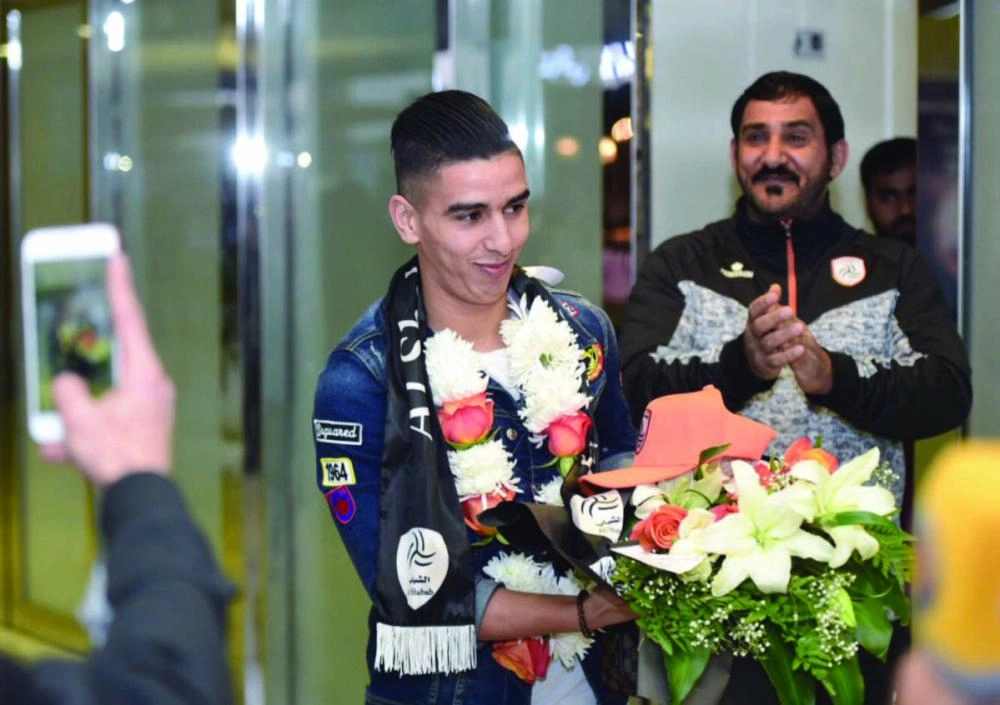 






اللافي في مطار الملك خالد الدولي بالرياض أمس