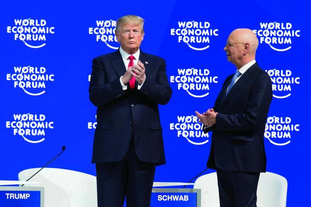 






ترمب قبل كلمته الرئيسة في دافوس                                     (د ب أ)