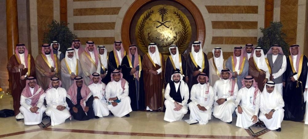 خالد الفيصل يتوسط مسؤولي الجهات المشاركة في المشروع    (واس)