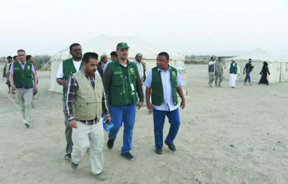 مساعدات سعودية للنازحين اليمنيين في مأرب (واس)
