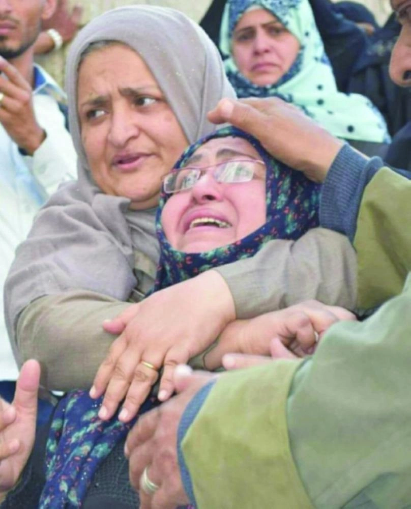 والدة الناشطة رهام بدر متأثرة بمقتل ابنتها