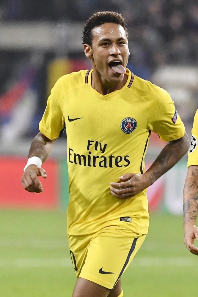Paris Saint-Germain's Neymar celebrates scoring his side's 3rd goal during the UEFA Champions League Group B footbal match against Anderlecht at Constant Vanden Stock Stadium in Brussels, Belgium, 18 October 2017. Photo: Dirk Waem/BELGA/dpa