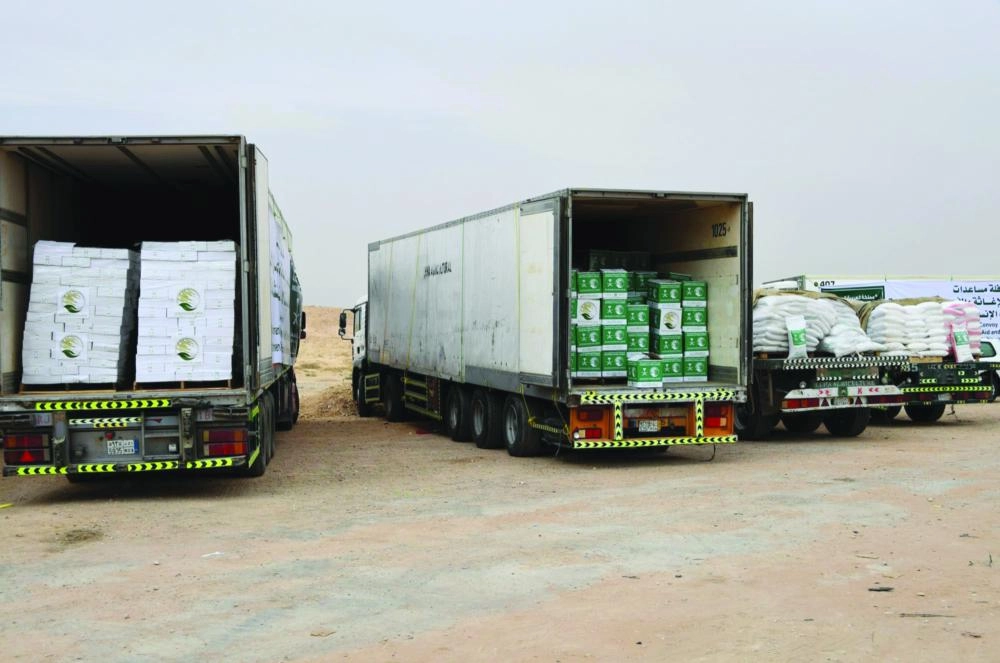 






شاحنات القافلة المحملة بالمواد الإغاثية                                (واس)