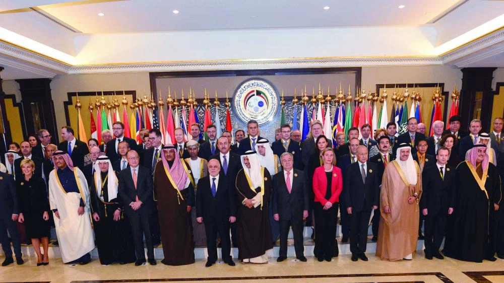 






جماعية لحضور مؤتمر إعادة إعمار العراق في الكويت                                                                                          (د ب أ)