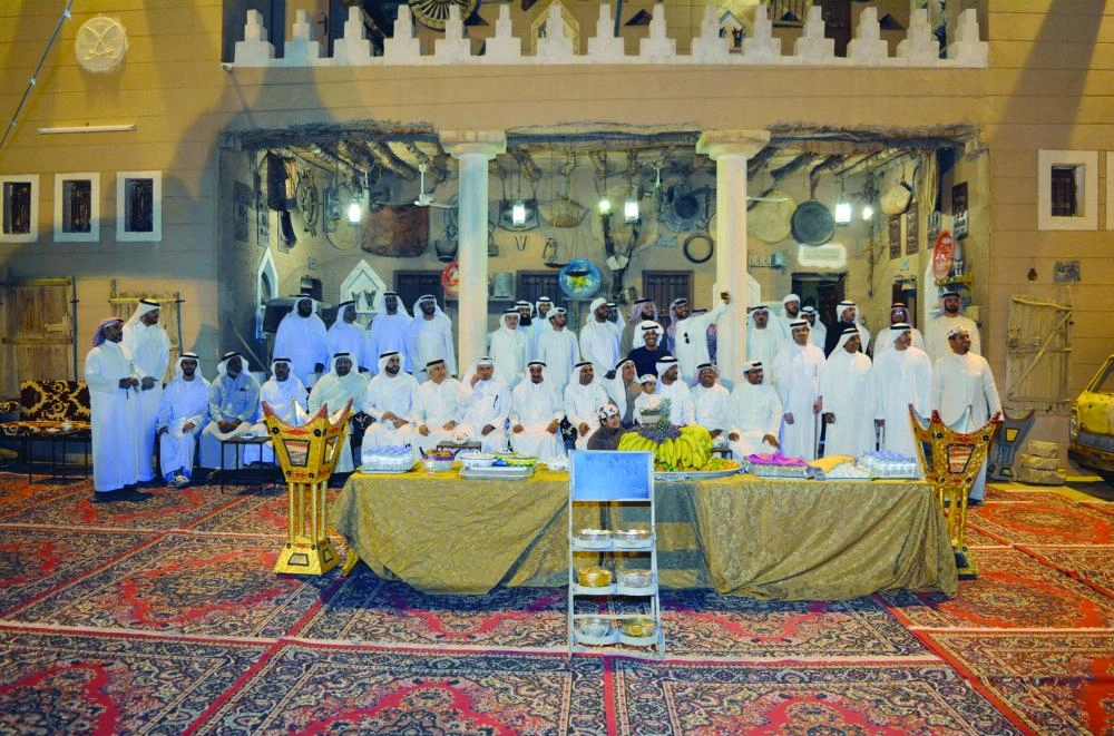 






من زيارة الوفد الإماراتي للرس                                         (واس)