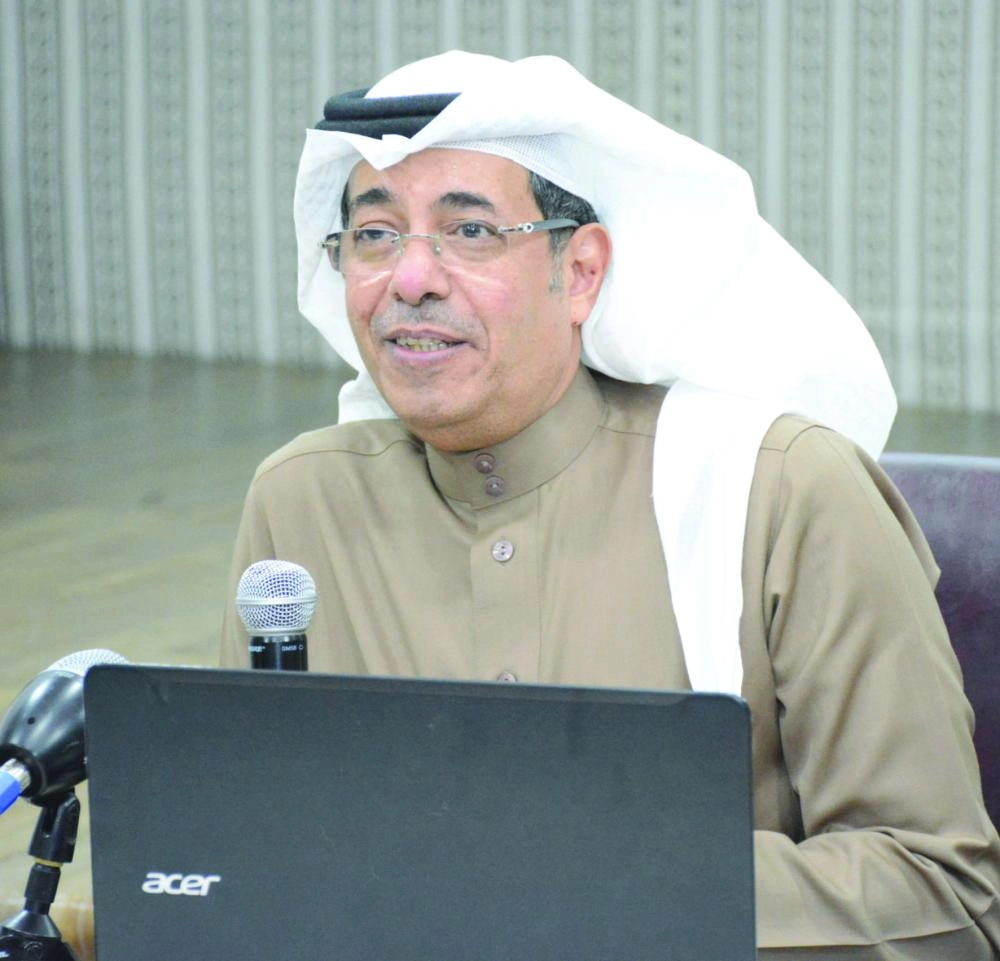 






معجب العدواني أثناء الندوة                               (مكة)