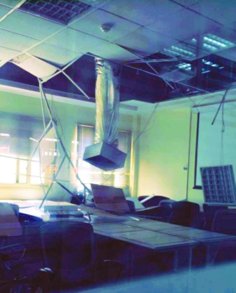 






الانهيار الثاني في السقف             (مكة)