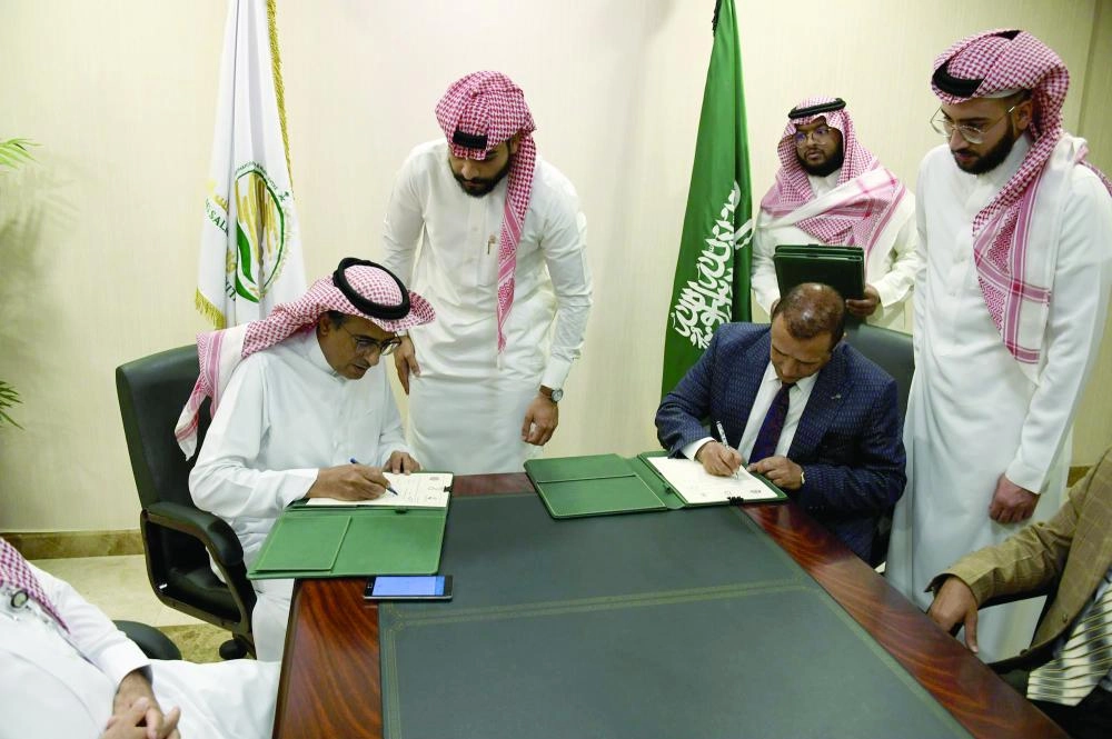 






توقيع اتفاقية علاج الجرحى والمصابين