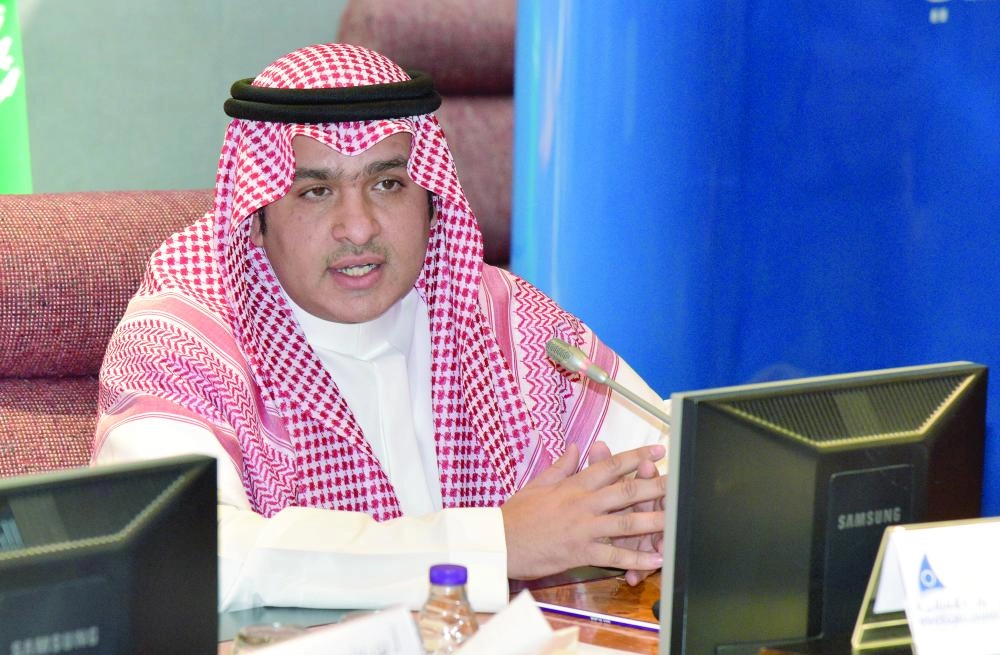 






منسي يتحدث في اللقاء