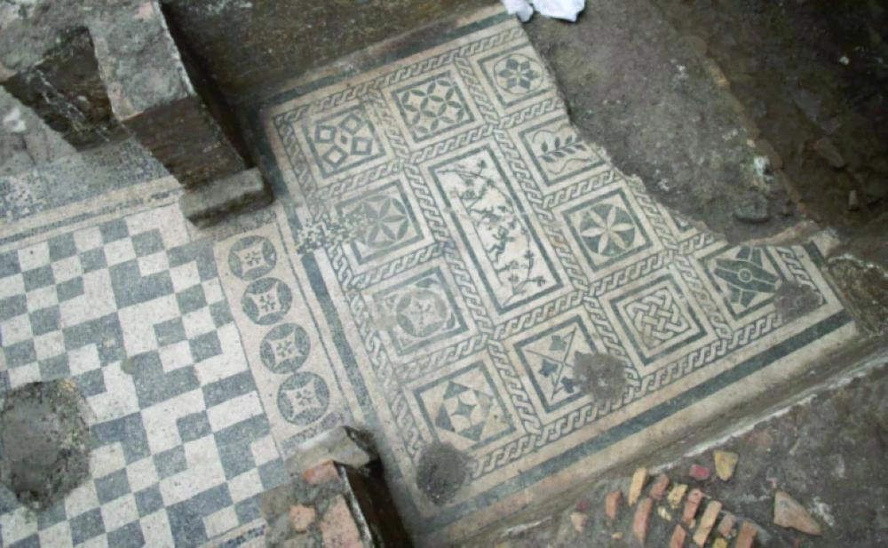 






أرضية الفسيفساء                                             (التلجراف)