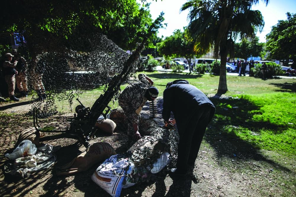 






ملثم تابع للقسام خلال الاستعراض                                                     (إ ب أ)