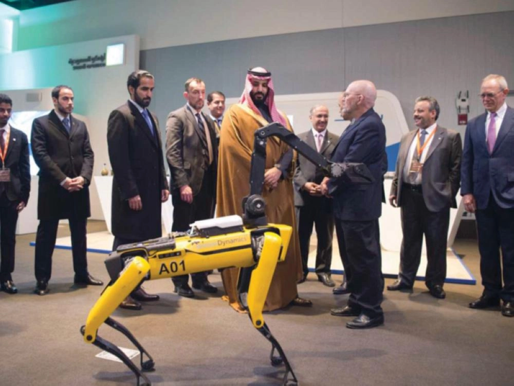 الأمير محمد بن سلمان خلال زيارته معهد ماساتشوستس في بوسطن (بندر الجلعود)