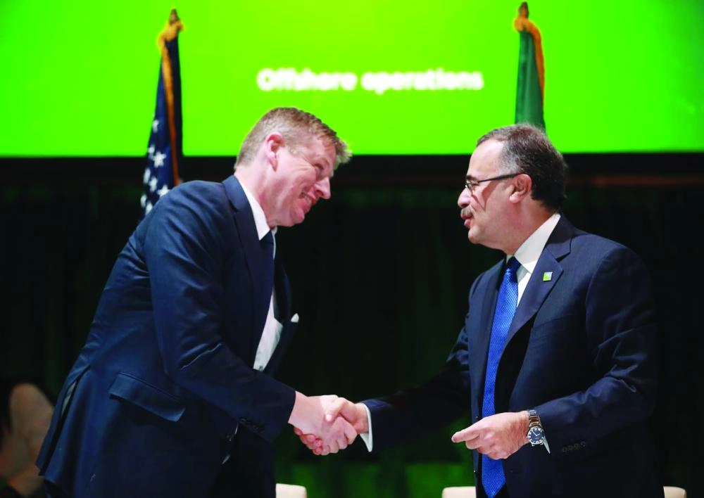 






جانب من توقيع المذكرات