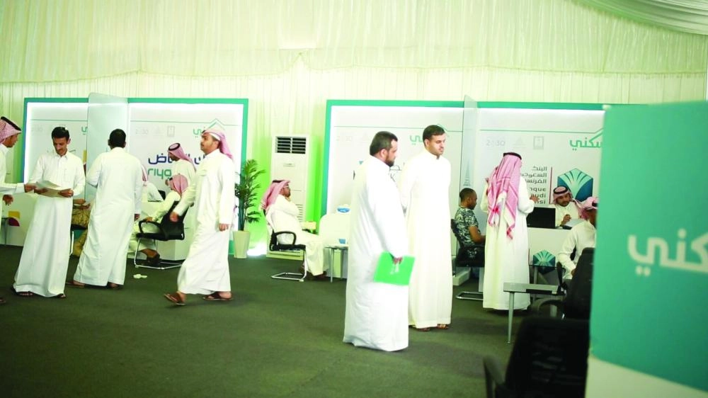 






مستفيدو مشروع الإسكان في ينبع                                                     (مكة)