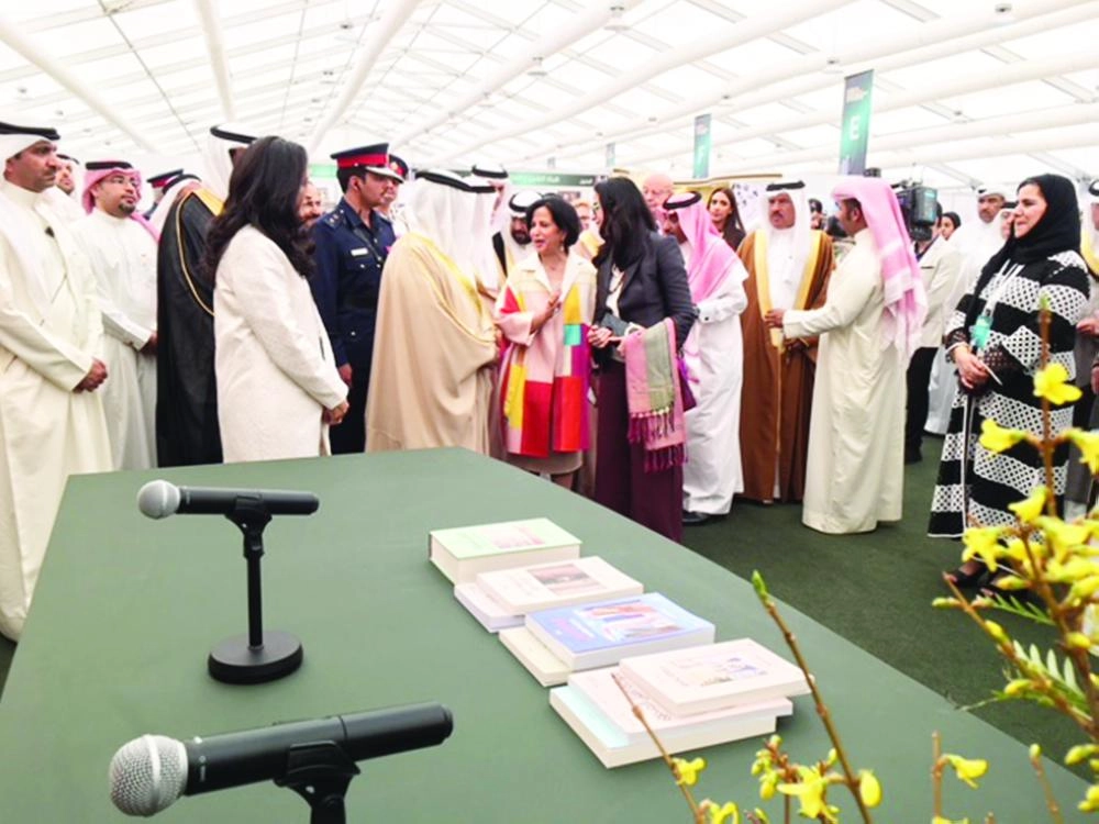 






علي بن خليفة خلال جولته في المعرض                                          (مكة)