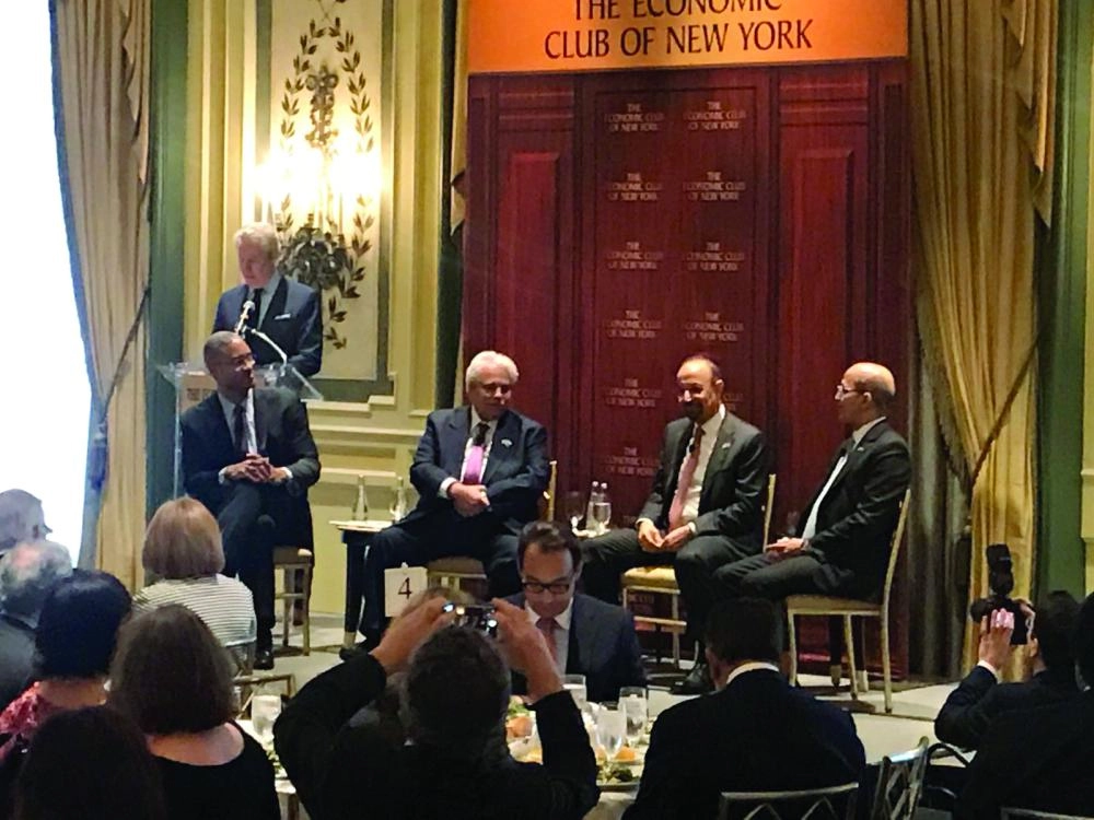 الوزراء خلال مشاركتهم في الجلسة (مكة)