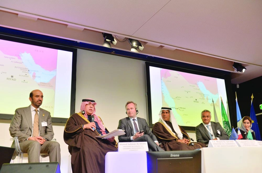 






القصبي متحدثا بالاجتماع