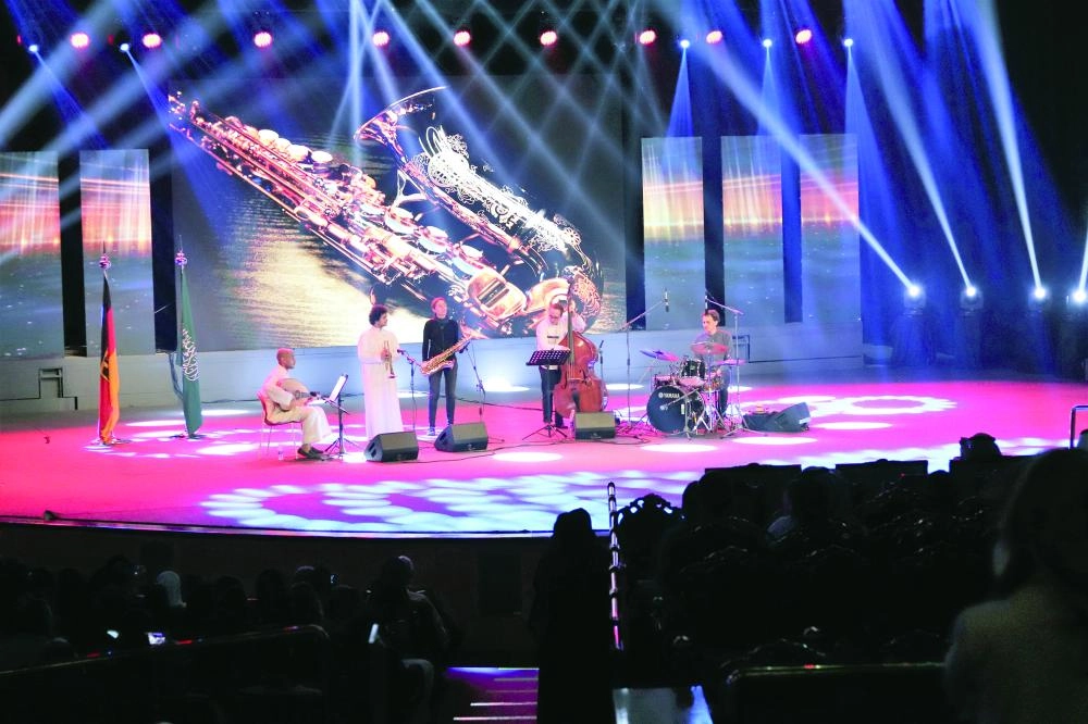 






من الفعاليات الموسيقية بالرياض                                 (مكة)