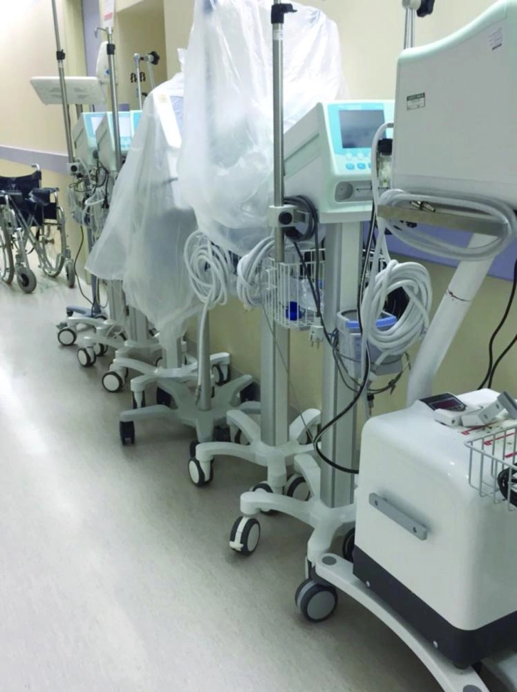 أجهزة داخل المستشفى      (مكة)