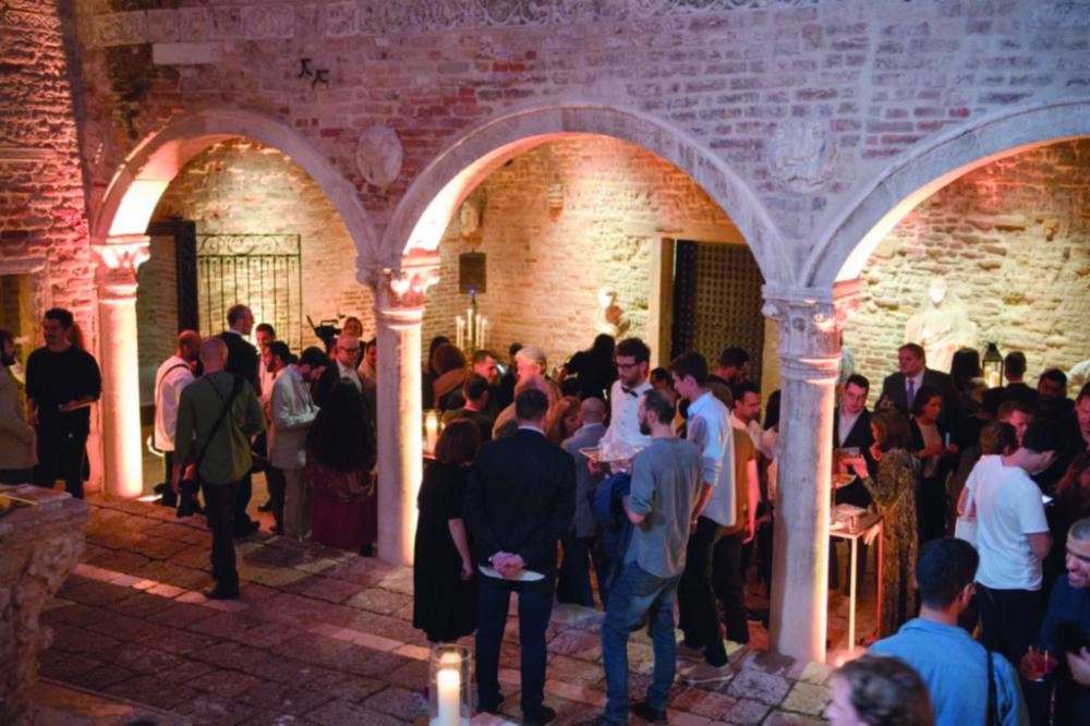 






من حضور الفنانين إفطار بينالي الذي نظمه معهد مسك          (واس)