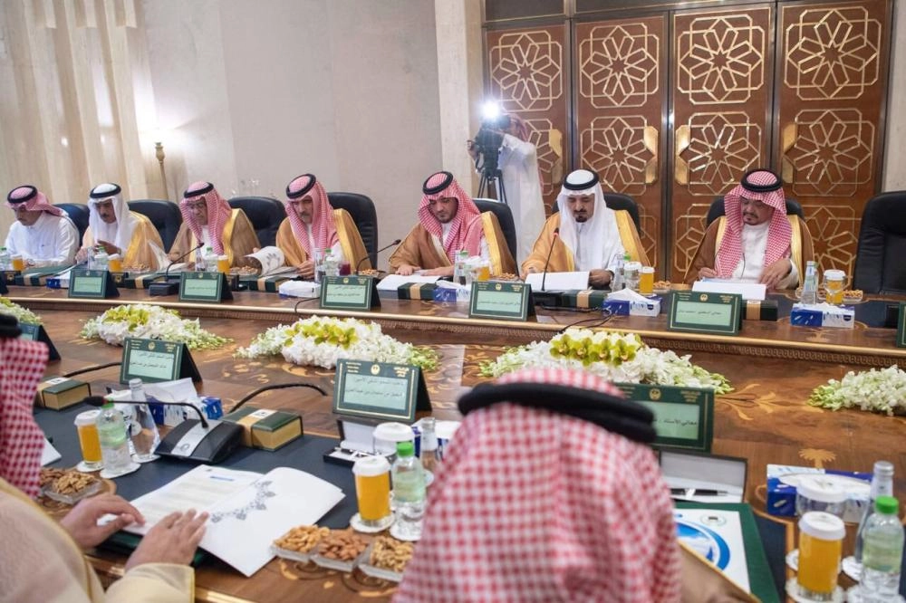 Dd6oc7CU8AAEf4R.jpg-large