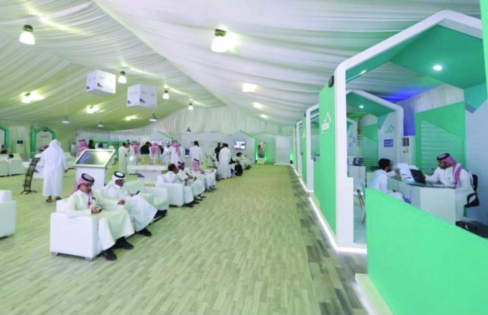 






مستفيدون من مشاريع الإسكان بالرياض                                         (واس)