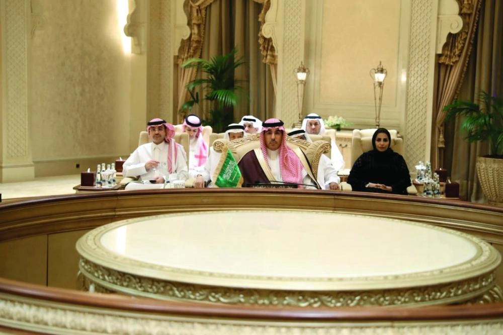 



العواد خلال اجتماع وزراء الإعلام أمس        (وام)