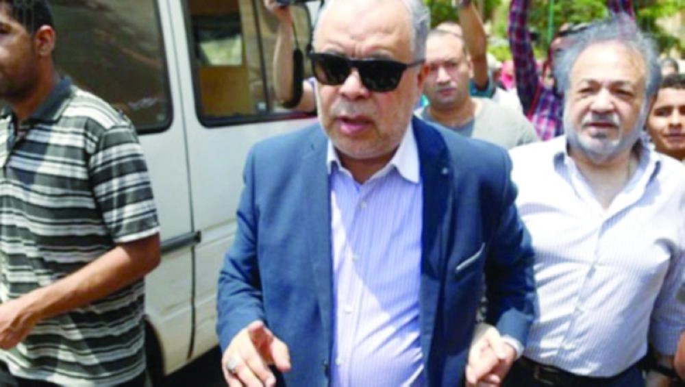 






عدد من الفنانين خلال تشييع الجنازة أمس                                     (مكة)