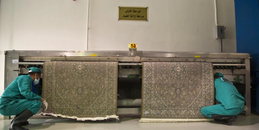 المرحلة الأولى نفض وإزالة الغبار قبل عملية الغسيل