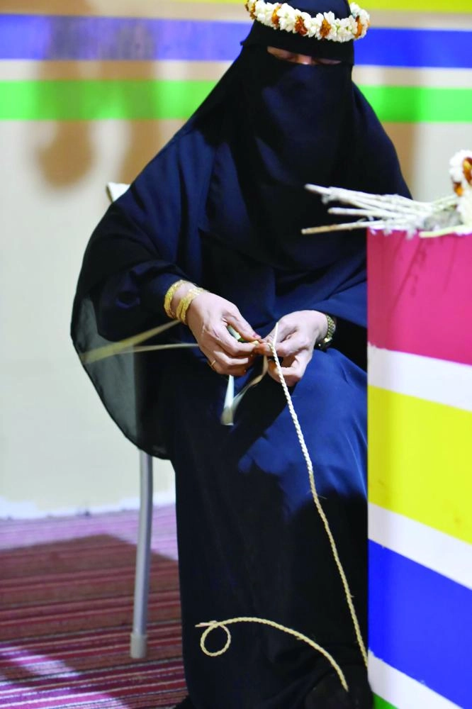 DST_3900055_Sat12_1111339804