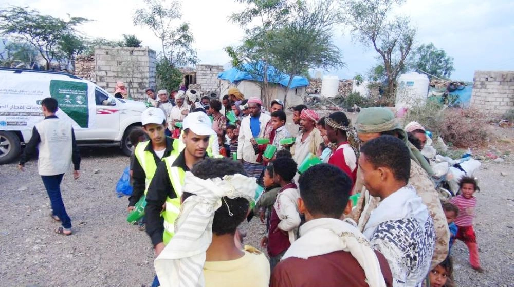 






توزيع وجبات إفطار الصائم شمل محافظات يمنية عديدة                                                                    (واس)