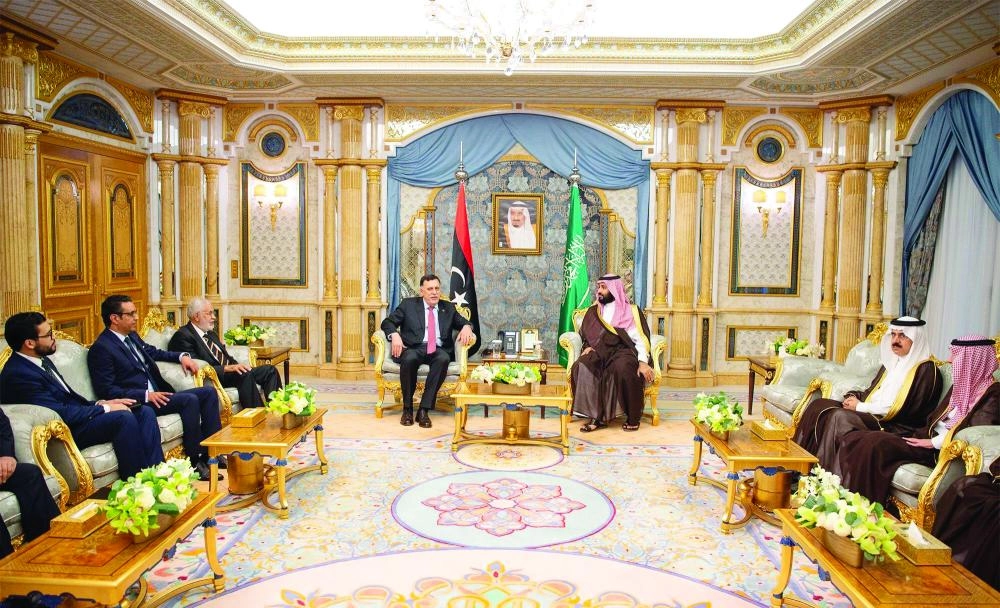 






الأمير محمد بن سلمان يبحث تطورات الأوضاع مع فائز السراج                                                                                                                       (واس)