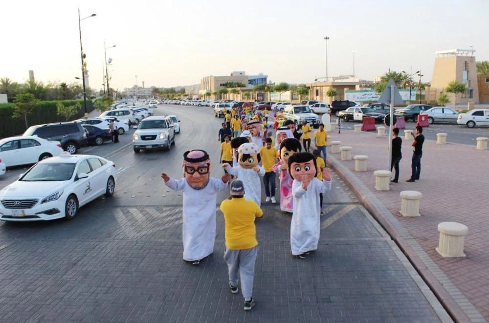 






كرنفالات متنقلة تنفذ بواسطة عربات مجهزة                                                       (واس)