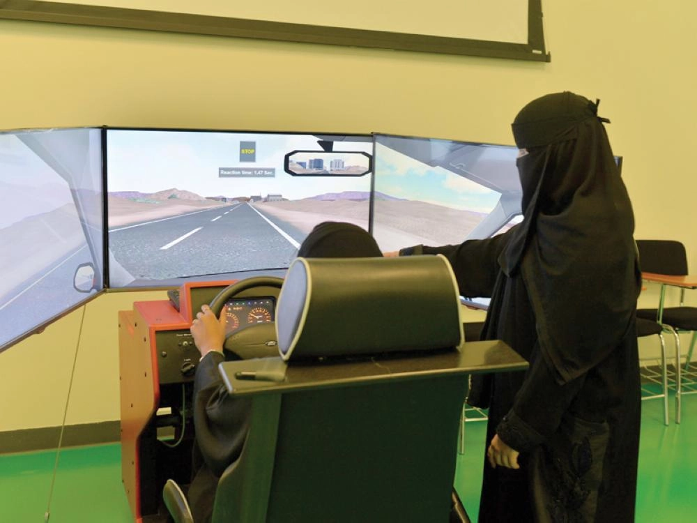  (واس)متدربة خلال مرحلة محاكاة القيادة العملية بإحدى المدارس في الرياض   