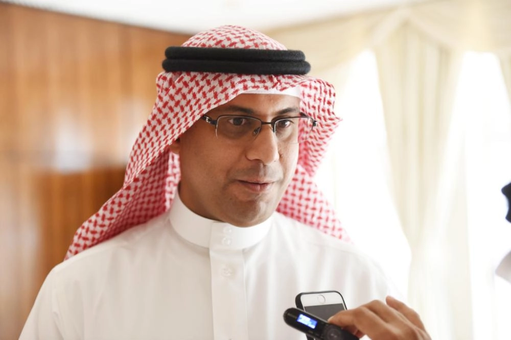 






الخلب يتحدث للصحفيين                               (مكة)