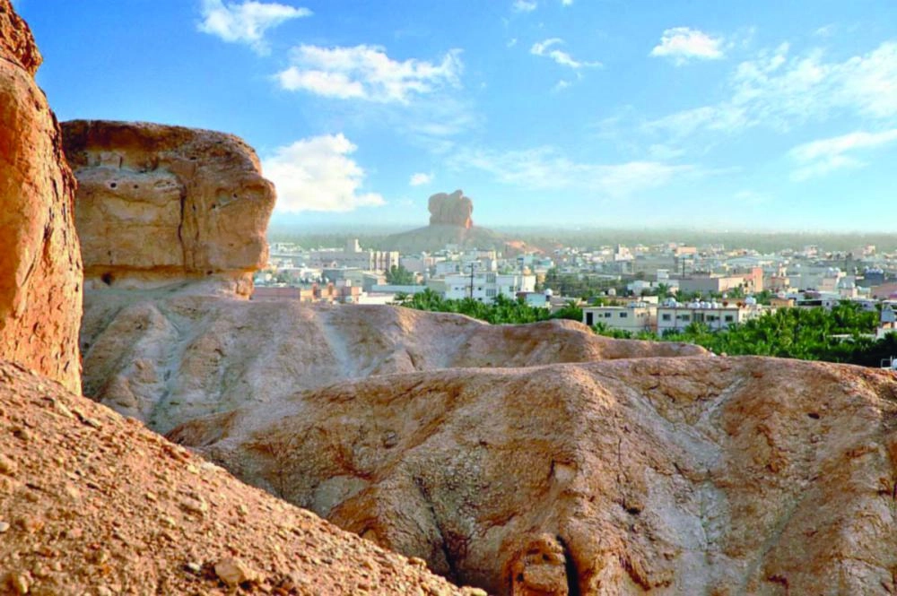 جبل القارة بالأحساء