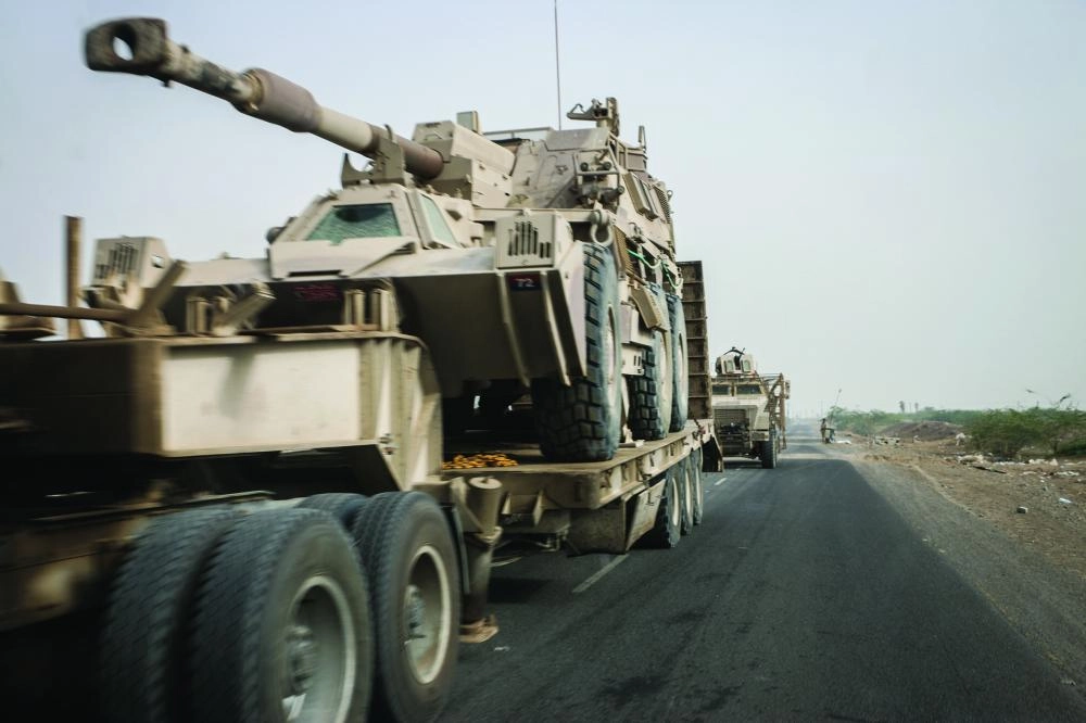 






تجهيزات عكسرية تابعة للجيش اليمني في الحديدة                                             (د ب أ)