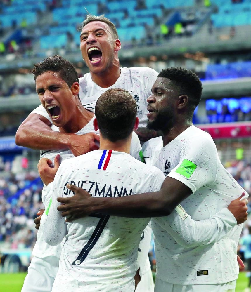 






فرحة لاعبي فرنسا بالتأهل