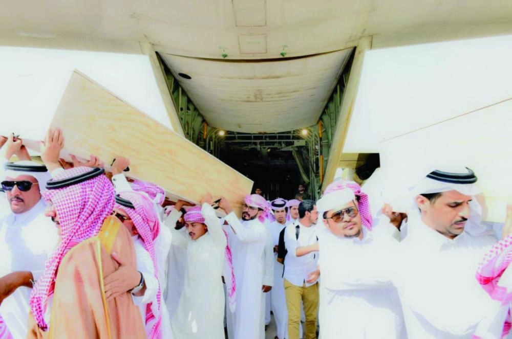 من استقبال جثماني الشهيدين ذيب وجاسر اليامي (واس)