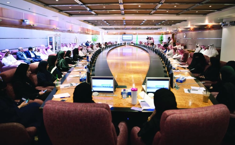 






حضور ورشة العمل أمس                                                                                (غرفة الشرقية)