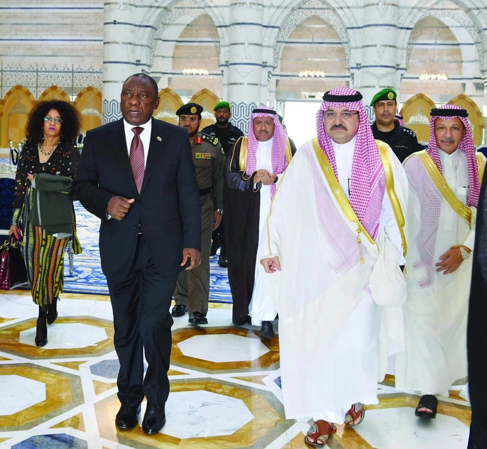 DST_4085941_Fri51_1440410562