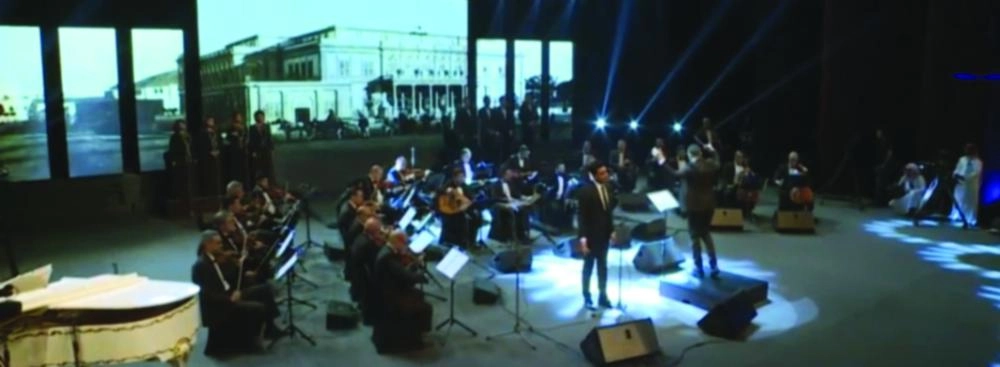 عفت خلال الحفل في مركز الملك فهد الثقافي (مكة)