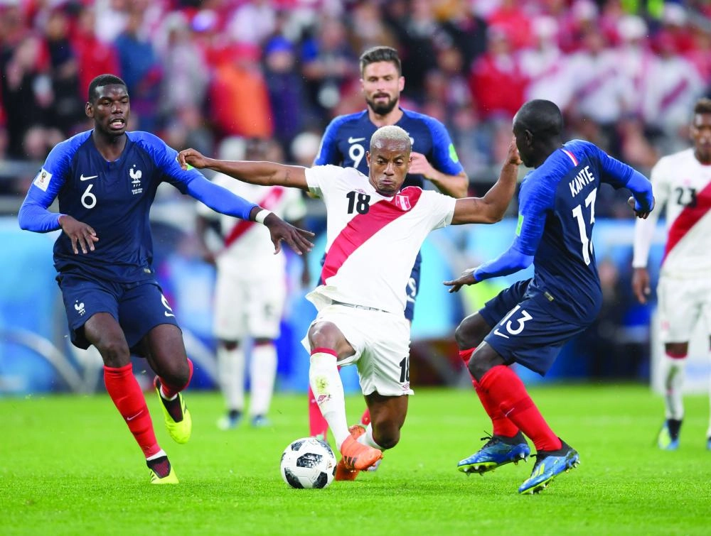 كاريللو في مباراة بيرو وفرنسا بمونديال روسيا (موقع فيفا)